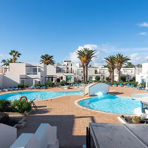 apartamento-con-terraza-y-piscina-en-corralejo.hotelsfuerteventura.org/